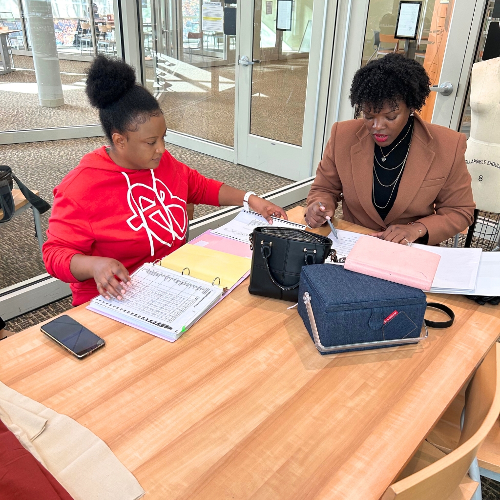 Profesor Sheridonna_and_Pattern_Making_student_Franka_Reviewing_lessons