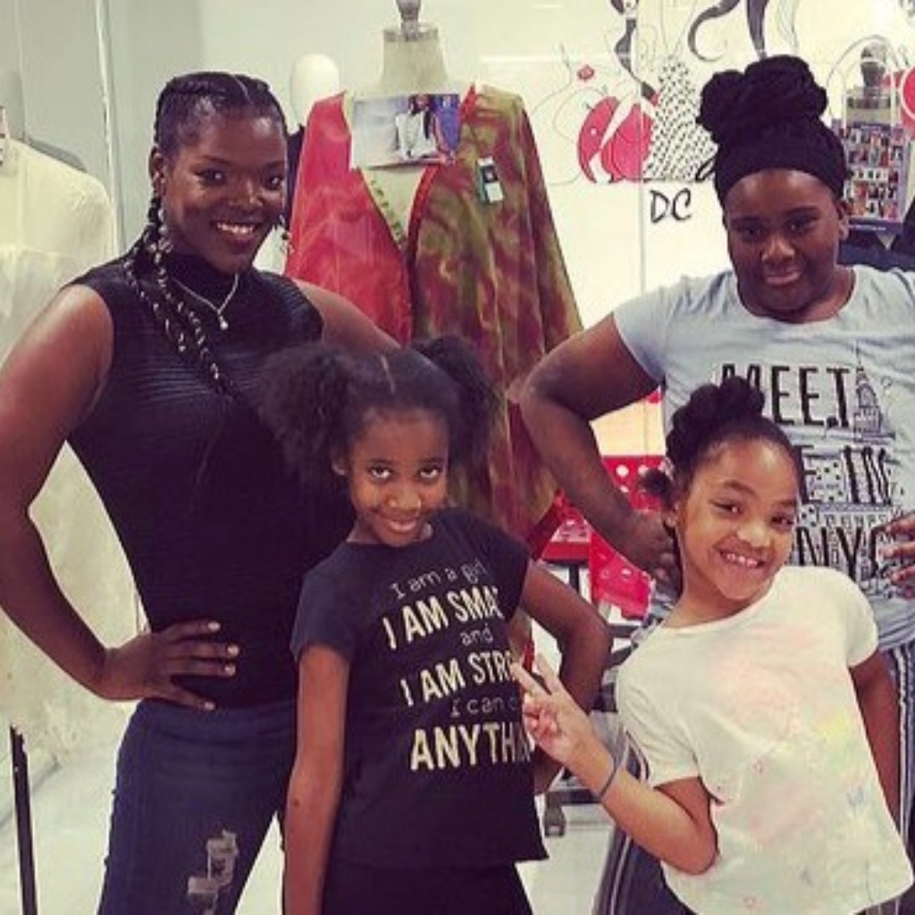 Sheridonna Posing with future fashion design students
